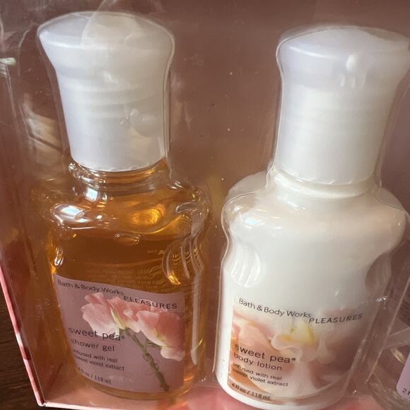 Bath & Body Works Pleasures Gift Set Body Splash Lotion Shower Gel Candle Small - Picture 5 of 7